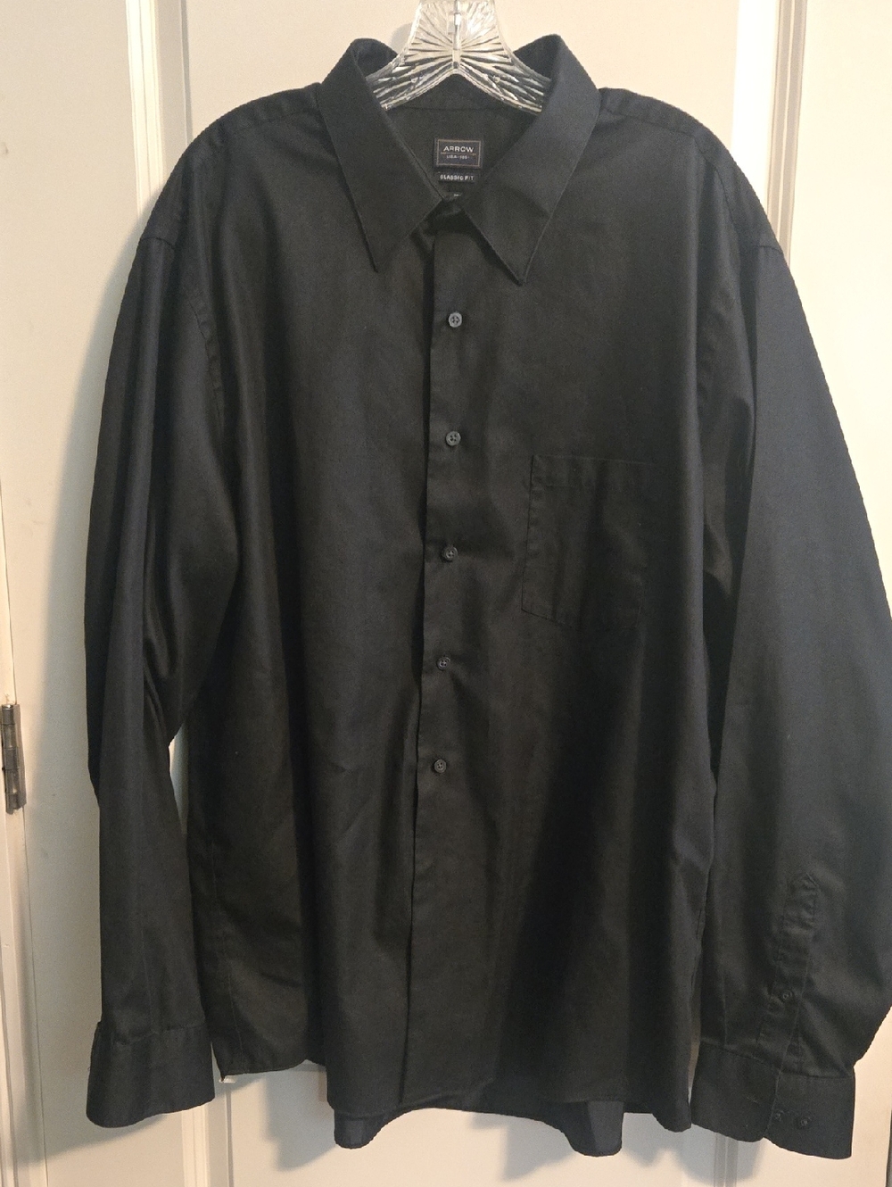 Arrow Men’s Black Long-Sleeve Dress Shirt